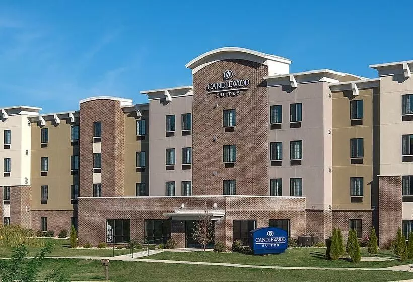 هتل Candlewood Suites Bloomington, An Ihg