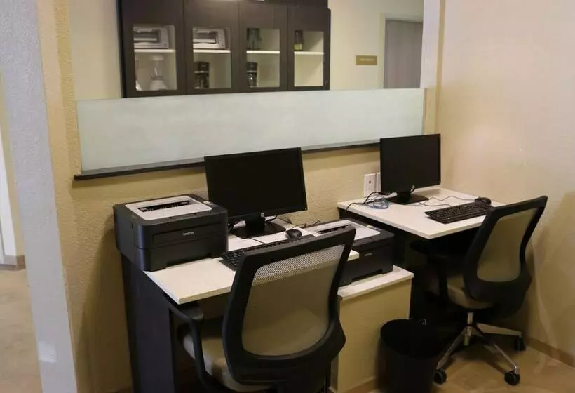 هتل Candlewood Suites Bloomington, An Ihg