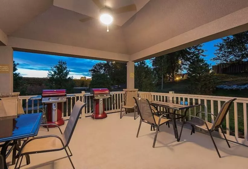 هتل Candlewood Suites Bloomington, An Ihg