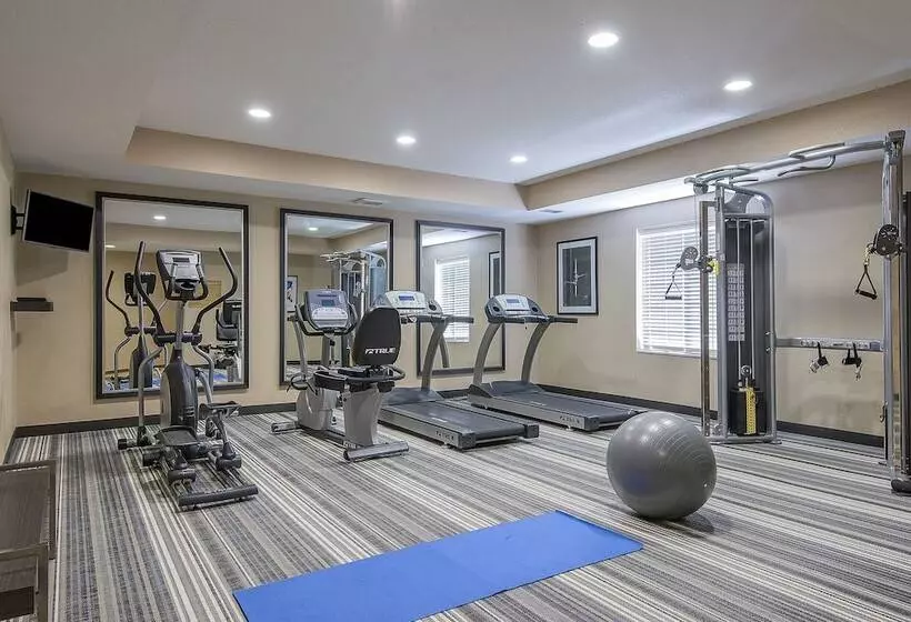 هتل Candlewood Suites Bloomington, An Ihg