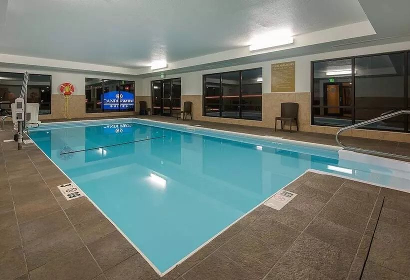 هتل Candlewood Suites Bloomington, An Ihg