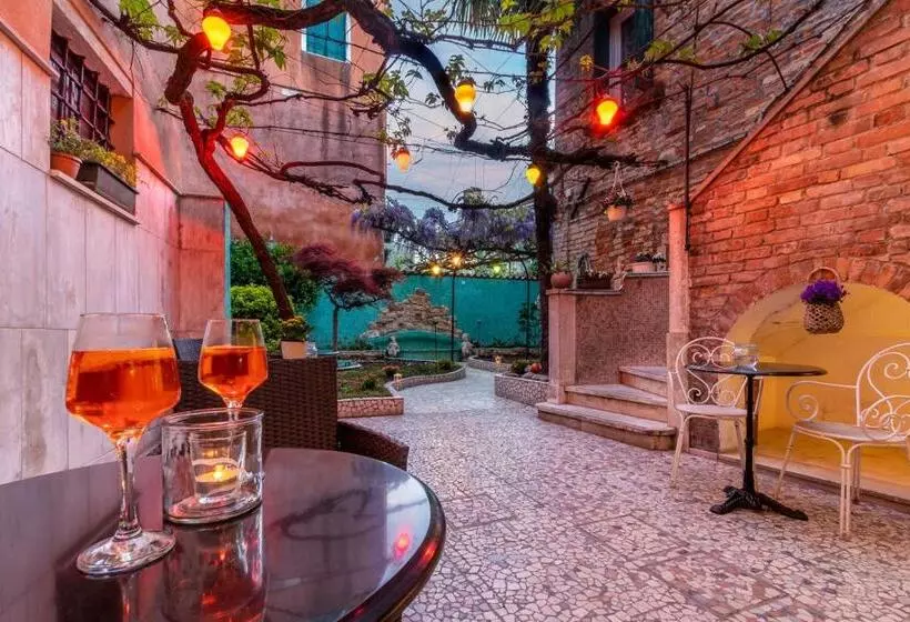 هتل Casa Boccassini