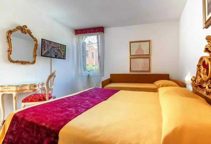 هتل Casa Boccassini