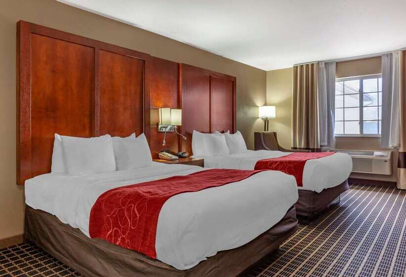 Отель Comfort Suites Delavan Lake Geneva Area