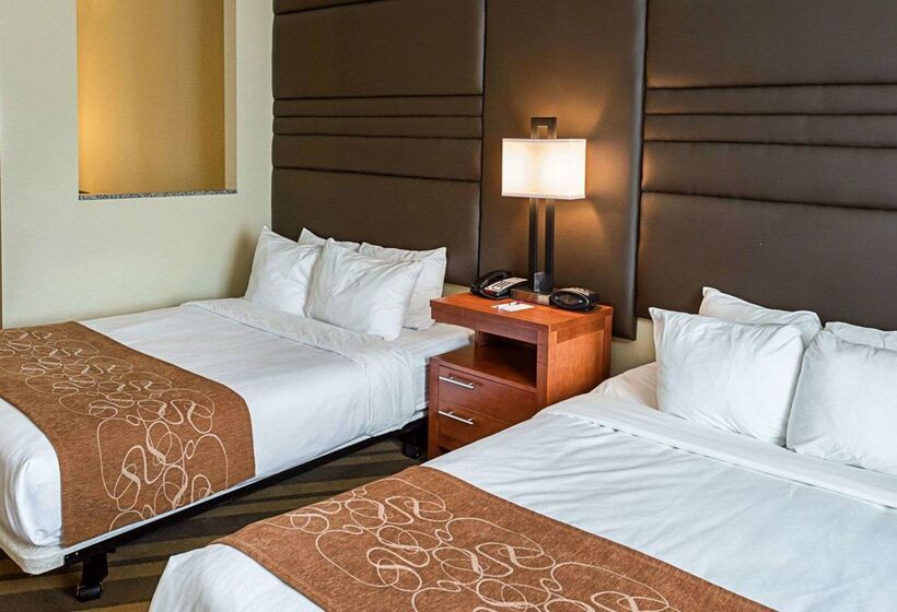 فندق Comfort Suites Near Tanger Outlet Mall