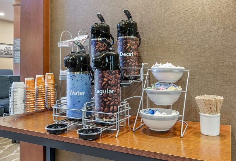 호텔 Comfort Suites West Indianapolis Brownsburg