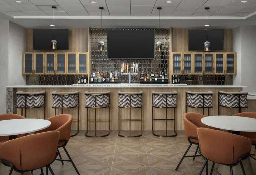 هتل Doubletree By Hilton Chattanooga Hamilton Place