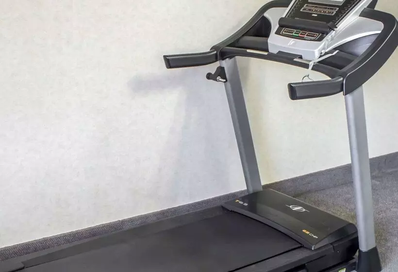 ホテル Econo Lodge Inn & Suites Colonie Center Mall