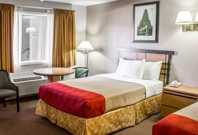 ホテル Econo Lodge Inn & Suites Colonie Center Mall