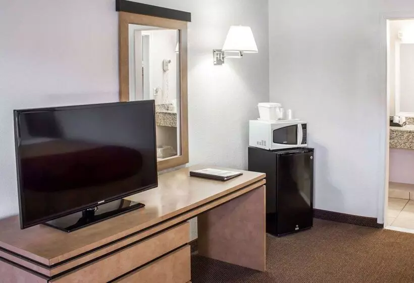 ホテル Econo Lodge Inn & Suites Colonie Center Mall