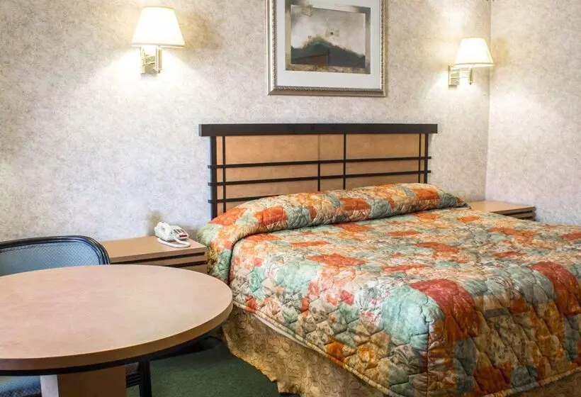 ホテル Econo Lodge Inn & Suites Colonie Center Mall