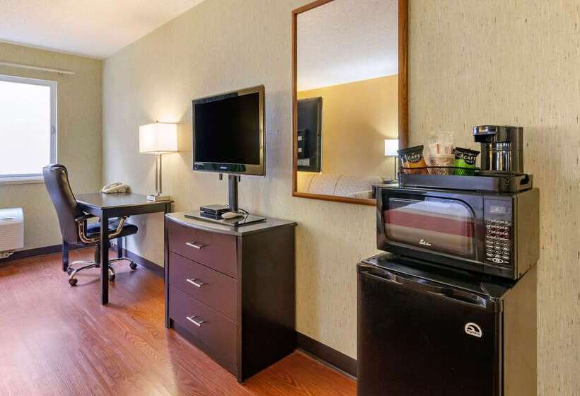 호텔 Econo Lodge Wausau   Rothschild