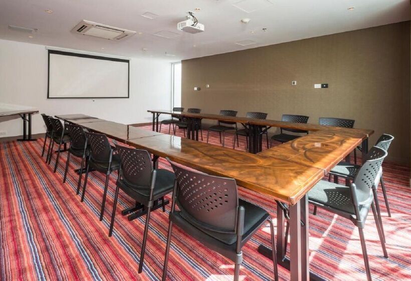 בית מלון כפרי Hampton By Hilton Cali, Colombia