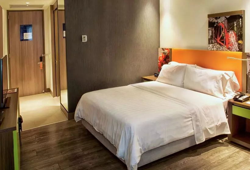 هتل Hampton By Hilton Cali, Colombia