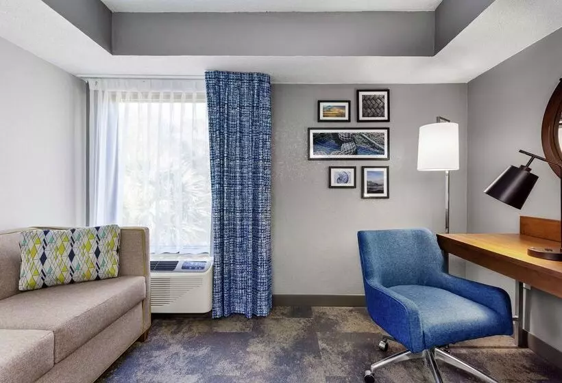 Отель Hampton Inn Amelia Island At Fernandina Beach