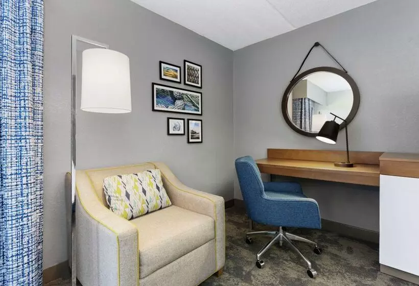 Отель Hampton Inn Amelia Island At Fernandina Beach