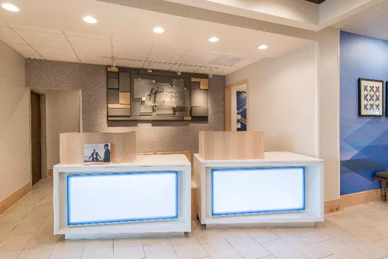 Holiday Inn Express & Suites Columbia I 26 @ Harbison Blvd, An Ihg