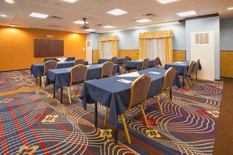 בית מלון כפרי Holiday Inn Express & Suites Denver North Thornton, An Ihg