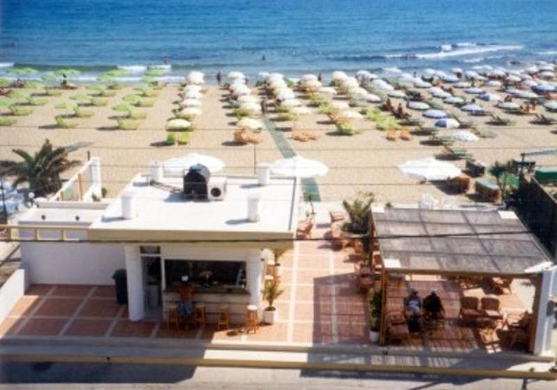 ホテル Smaragdine Beach