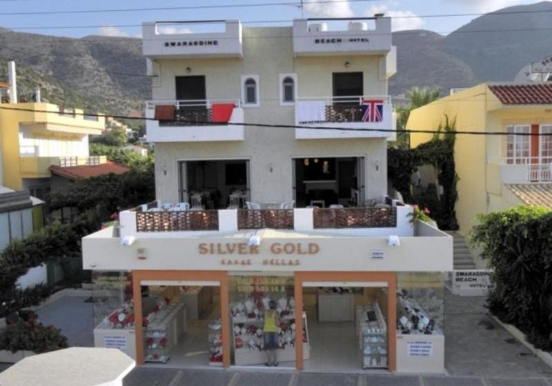 ホテル Smaragdine Beach