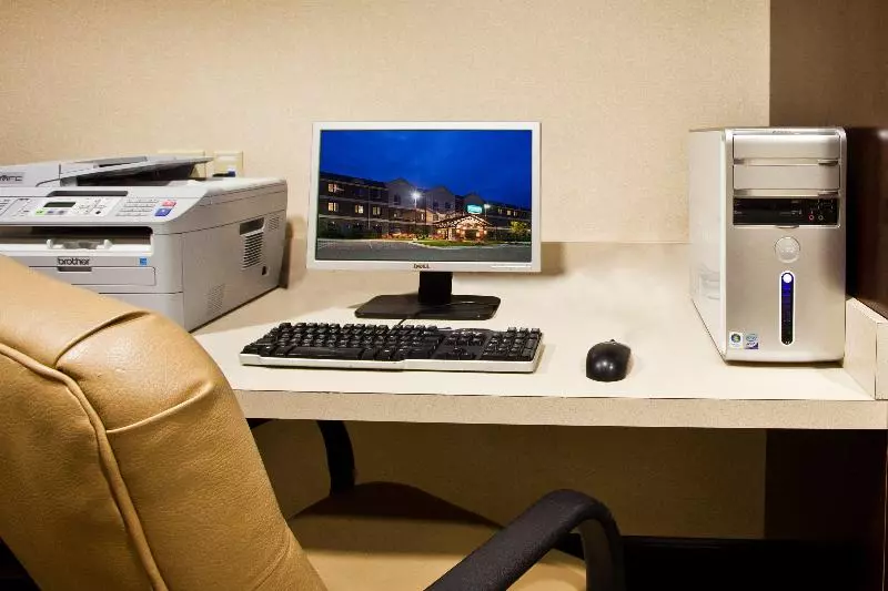 호텔 Staybridge Suites Lansing Okemos By Ihg