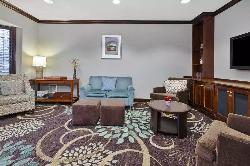 호텔 Staybridge Suites Lansing Okemos By Ihg