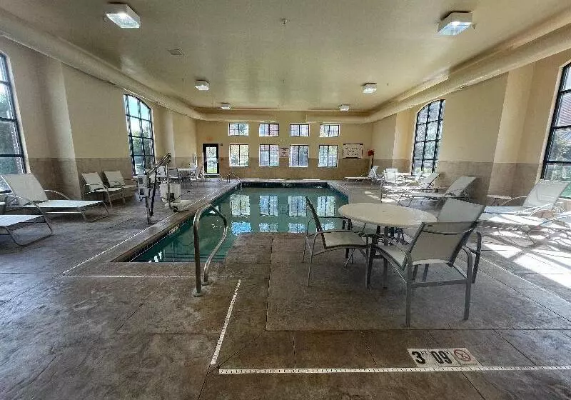 호텔 Staybridge Suites Lansing Okemos By Ihg