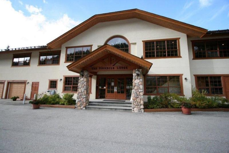 酒店 The Pinnacle Lodge