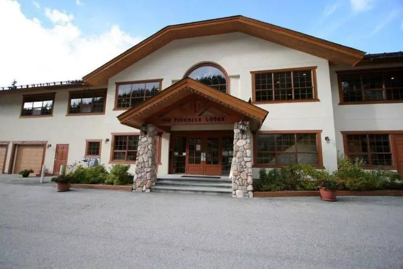 酒店 The Pinnacle Lodge