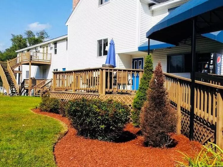 酒店 Winnisquam Lake Inn