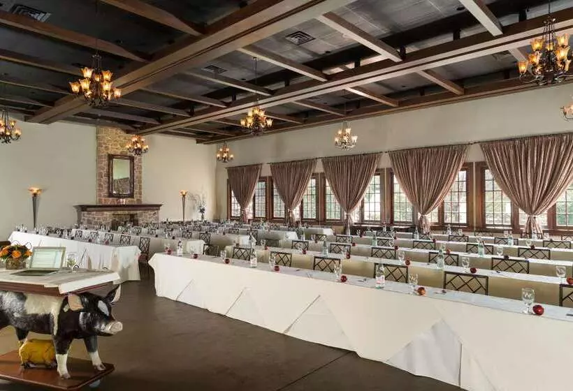 The Inn At Leola Village, A Historic Hotel Of America