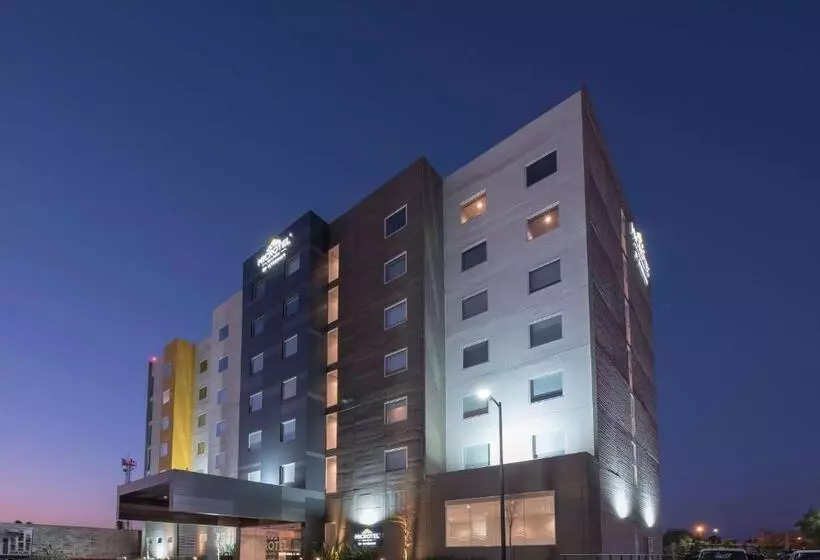Microtel Inn & Suites By Wyndham Guadalajara Sur