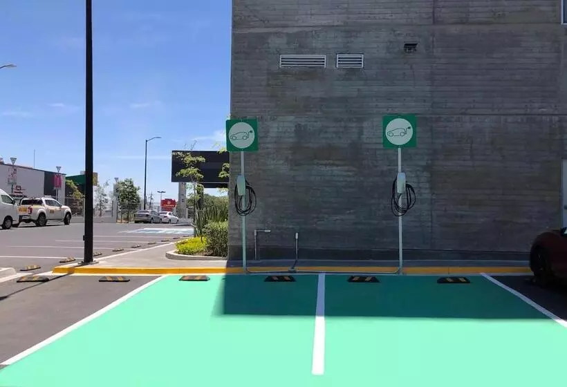 Microtel Inn & Suites By Wyndham Guadalajara Sur