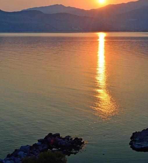 בית מלון כפרי Anaxos Hill