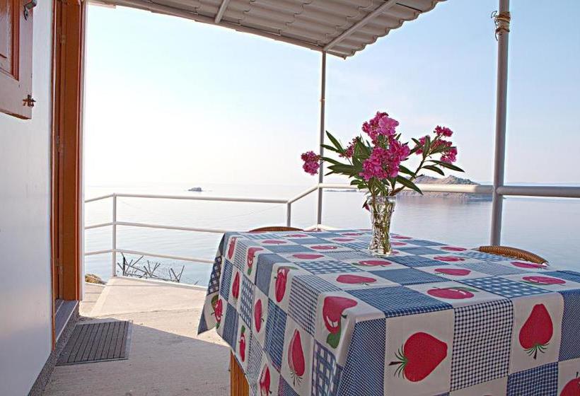 בית מלון כפרי Anaxos Hill