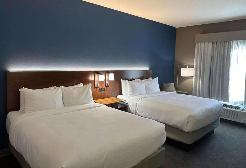 Отель Comfort Inn & Suites Akron South