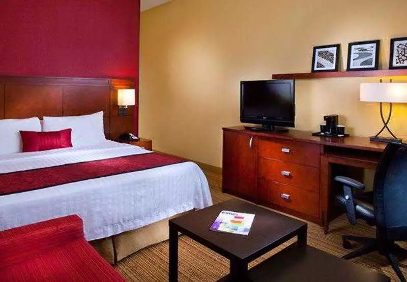 ホテル Courtyard By Marriott Covington / Mandeville