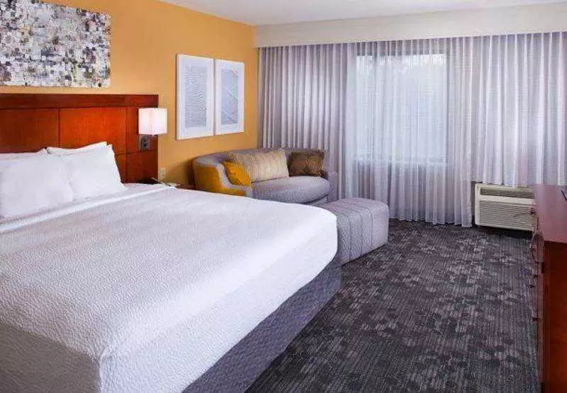 ホテル Courtyard By Marriott Covington / Mandeville