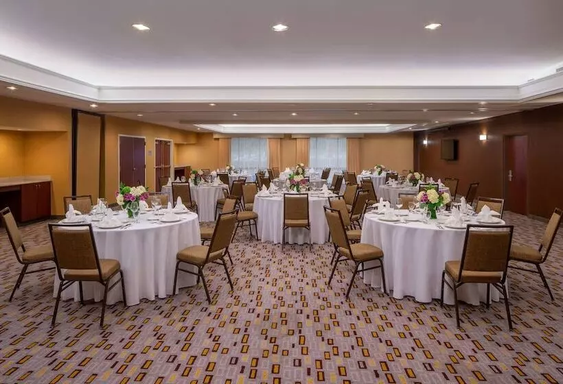 ホテル Courtyard By Marriott Covington / Mandeville