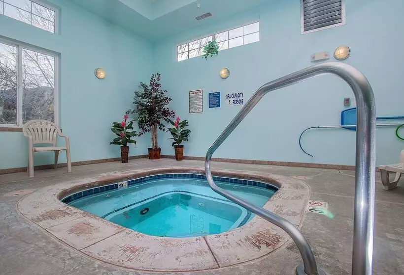 Отель Days Inn By Wyndham Manitou Springs