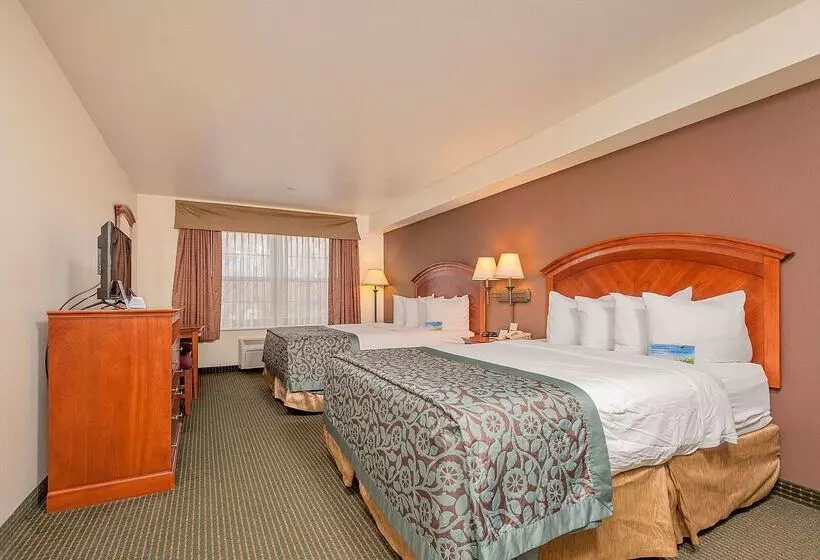 Отель Days Inn By Wyndham Manitou Springs