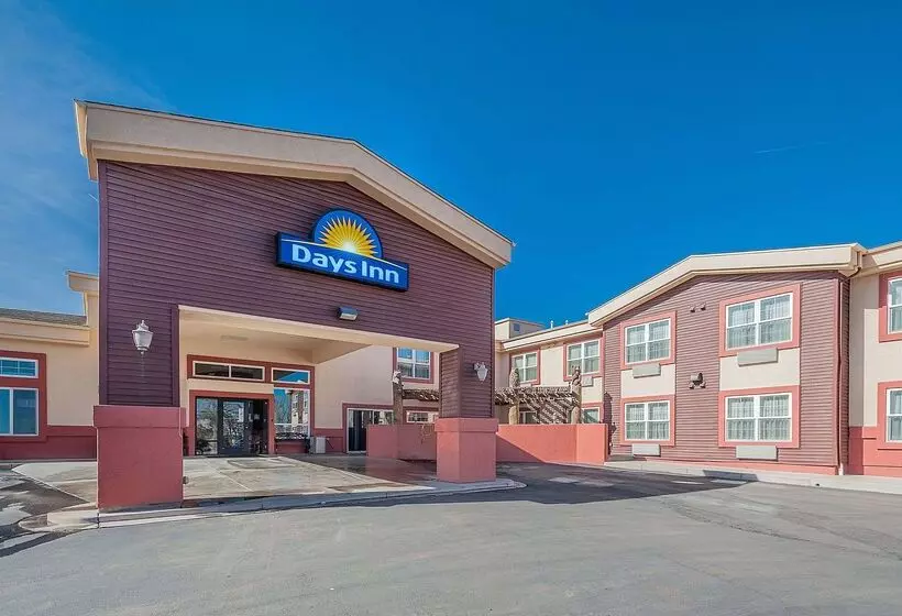 Отель Days Inn By Wyndham Manitou Springs