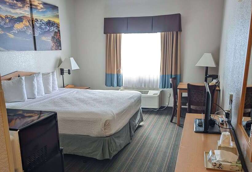 בית מלון כפרי Days Inn & Suites By Wyndham Castle Rock