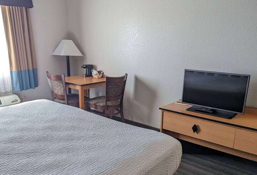 בית מלון כפרי Days Inn & Suites By Wyndham Castle Rock