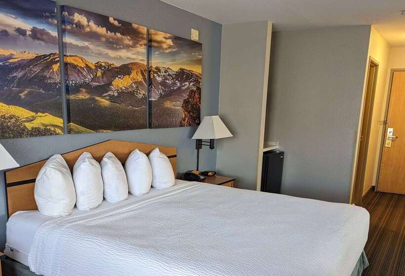 בית מלון כפרי Days Inn & Suites By Wyndham Castle Rock