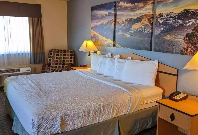 Отель Days Inn & Suites By Wyndham Castle Rock