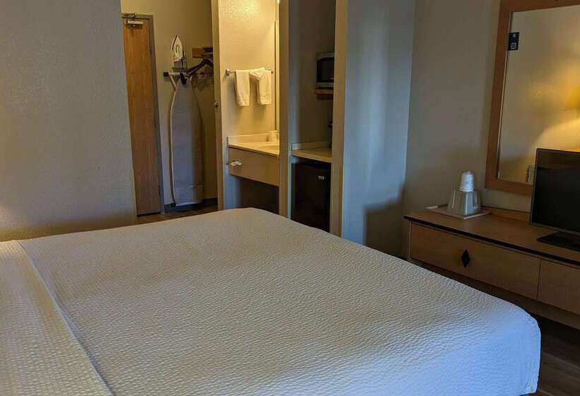 בית מלון כפרי Days Inn & Suites By Wyndham Castle Rock