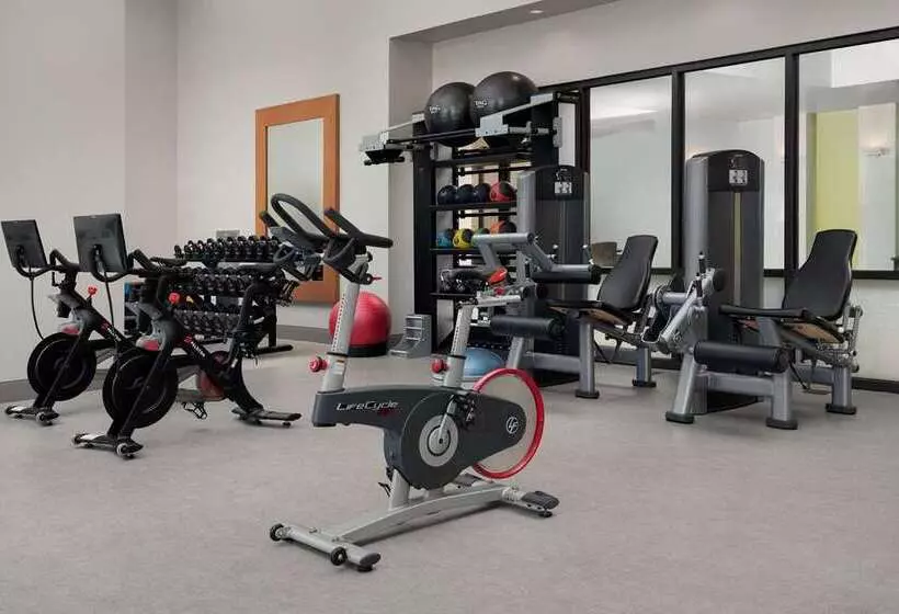 ホテル Embassy Suites Springfield