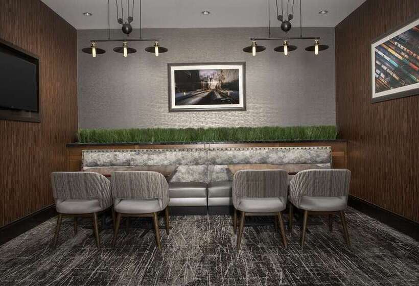 בית מלון כפרי Embassy Suites Springfield