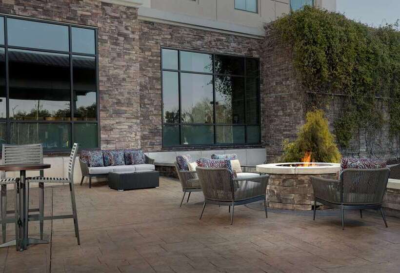 בית מלון כפרי Embassy Suites Springfield